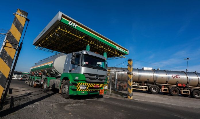 Preço médio do diesel caiu na última semana; gasolina e etanol subiram